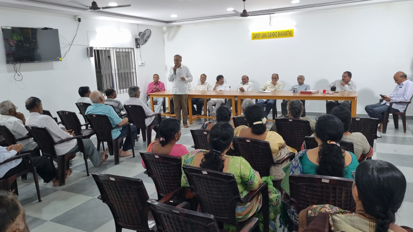 OM kavi garu Sharing  hisexperiences abot Late Dr. Sudha Garu.jpg
